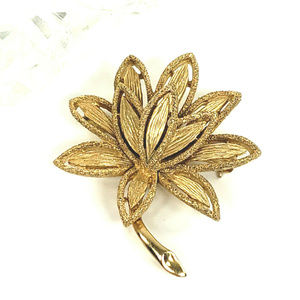 Vintage Avon Flower Brooch Gold Tone Filigree Pin